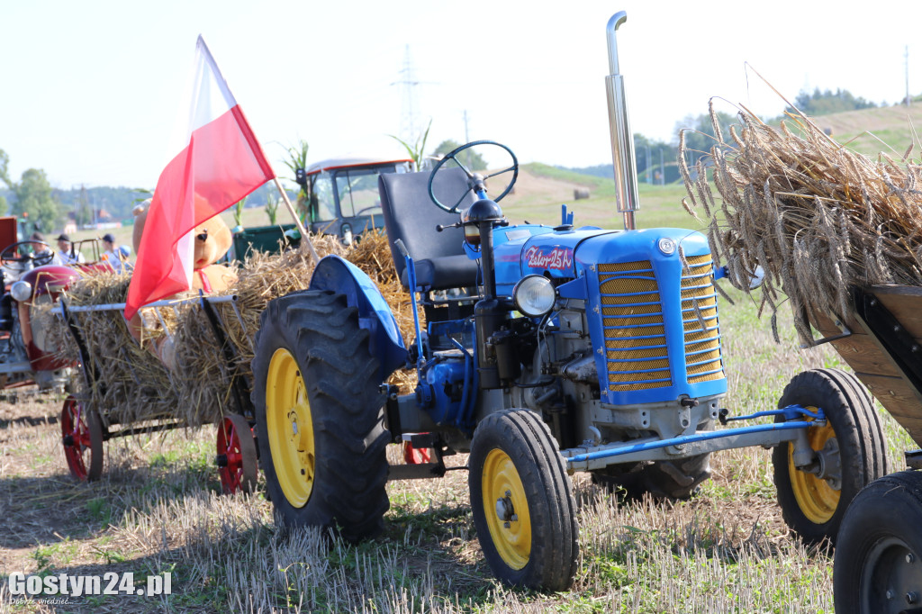 Parada zabytkowych pojazdów z Grabonoga na Świętą Górę