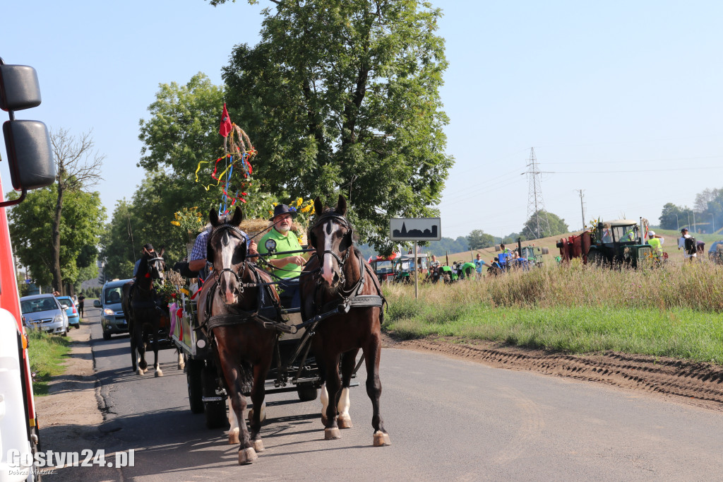 Parada zabytkowych pojazdów z Grabonoga na Świętą Górę