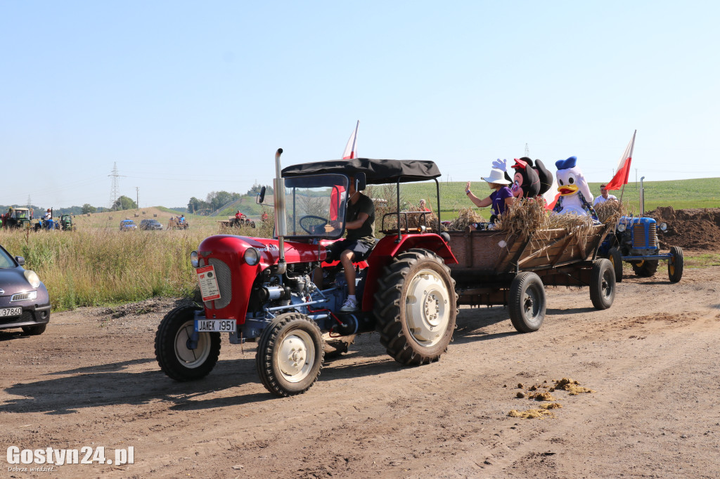Parada zabytkowych pojazdów z Grabonoga na Świętą Górę