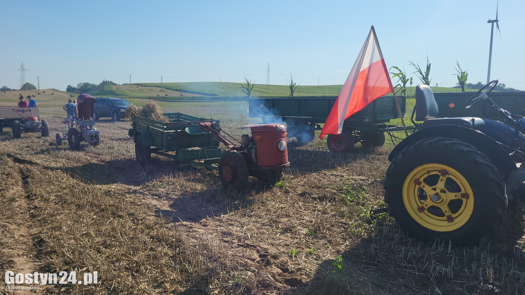 Parada zabytkowych pojazdów z Grabonoga na Świętą Górę