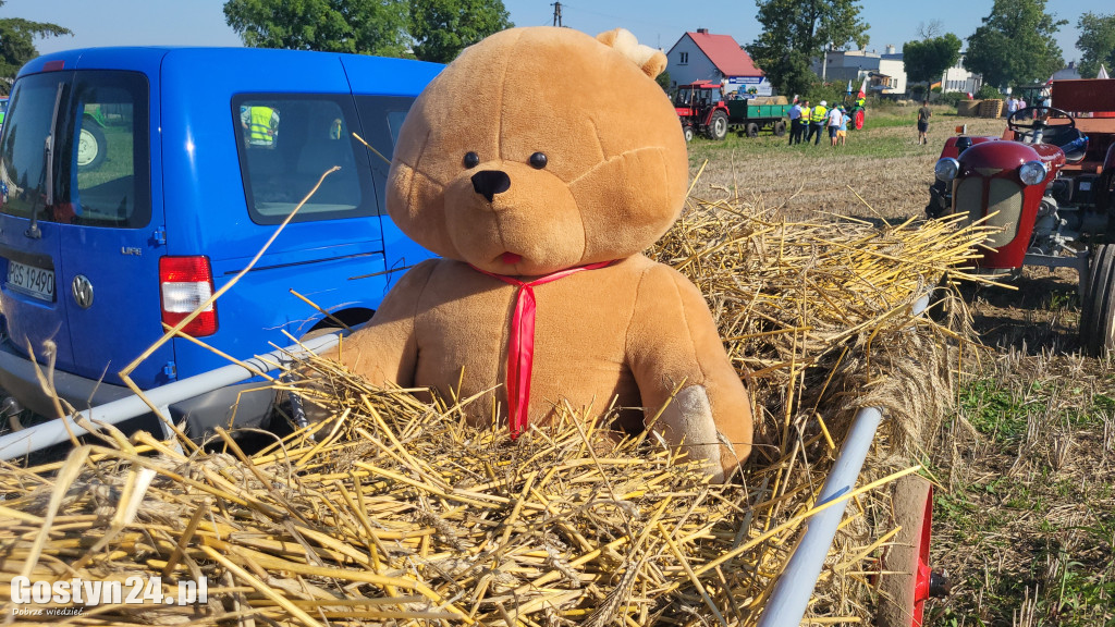 Parada zabytkowych pojazdów z Grabonoga na Świętą Górę