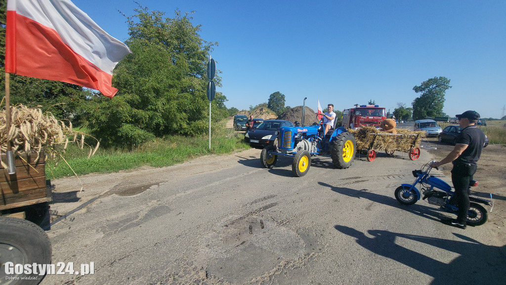 Parada zabytkowych pojazdów z Grabonoga na Świętą Górę