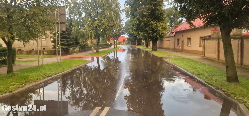 Podtopienia na ul. Kusza w Poniecu