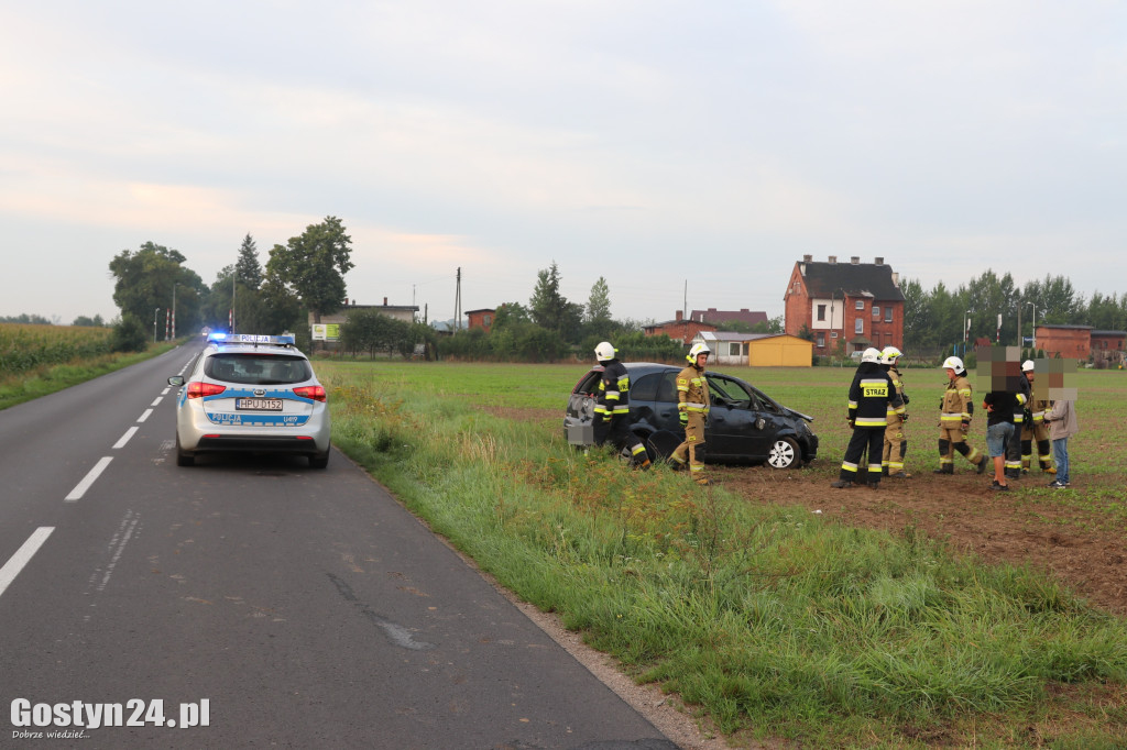 Poranny wypadek na trasie Wilkonice-Krzekotowice