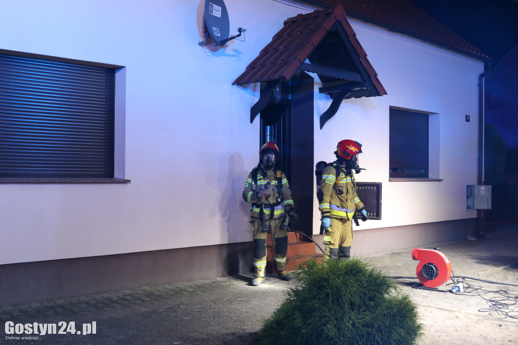 Pożar w domu jednorodzinnym w Poniecu