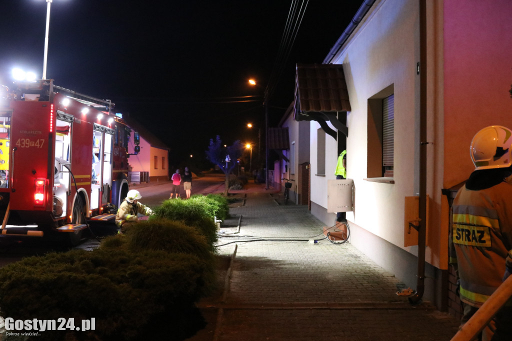 Pożar w domu jednorodzinnym w Poniecu