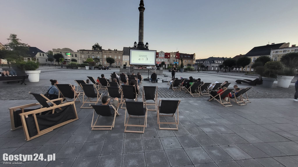 Kino plenerowe na gostyńskim rynku