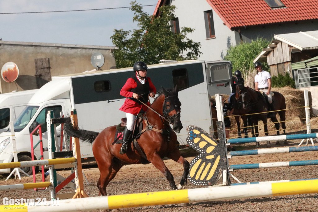Turniej jeździecki w stajni w Smogorzewie