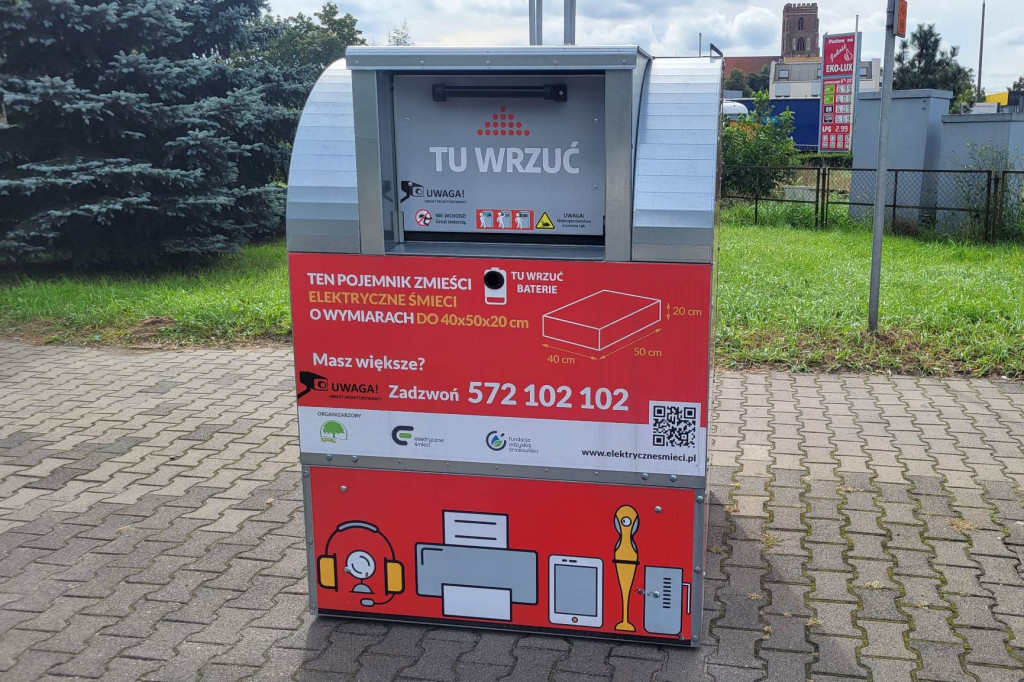 Pojemnik na duże elektro śmieci w Gostyniu