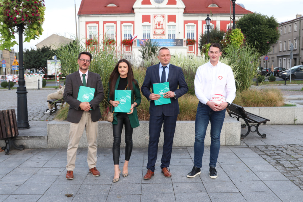 Konferencja z udziałem burmistrza Gostynia i kandydatów do Sejmu