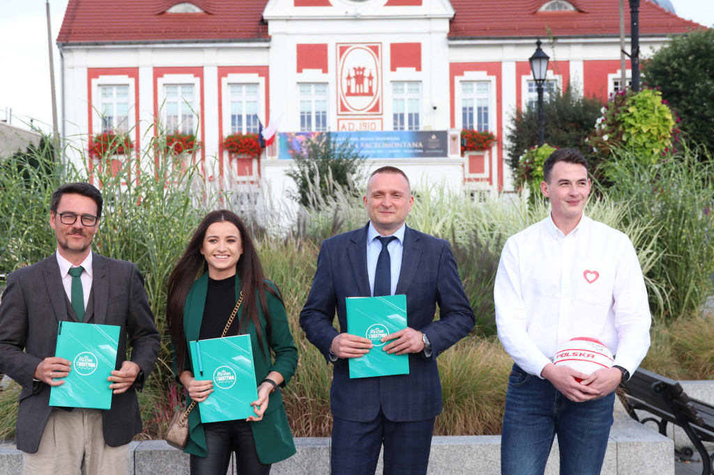 Konferencja z udziałem burmistrza Gostynia i kandydatów do Sejmu