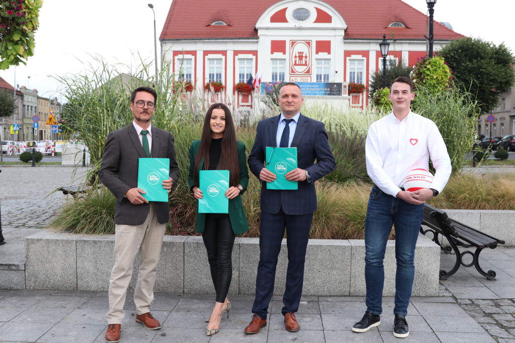 Konferencja z udziałem burmistrza Gostynia i kandydatów do Sejmu