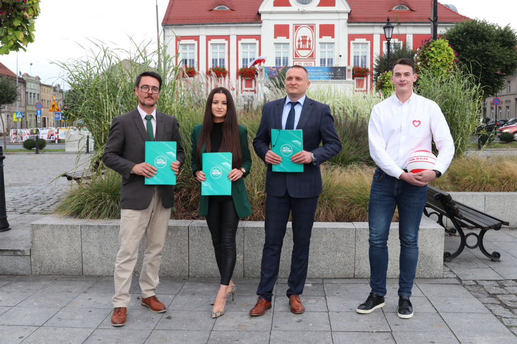 Konferencja z udziałem burmistrza Gostynia i kandydatów do Sejmu
