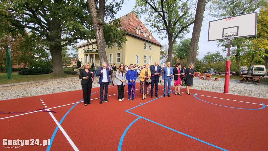 Otwarcie nowego boiska w Domu Dziecka w Bodzewie