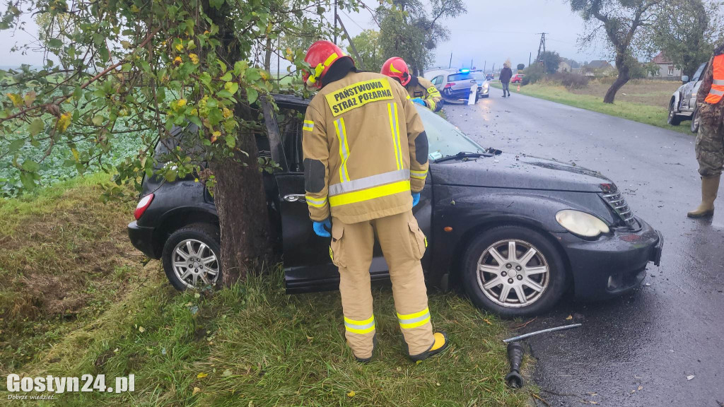 Zderzenie trzech samochodów na trasie Pępowo - Pogorzela