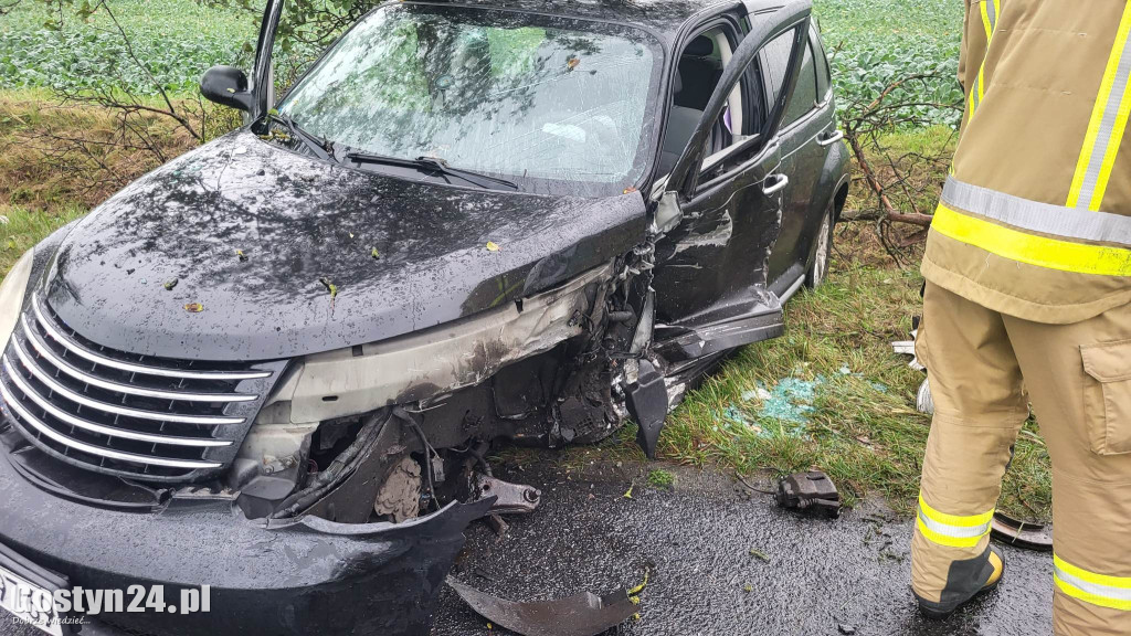 Zderzenie trzech samochodów na trasie Pępowo - Pogorzela