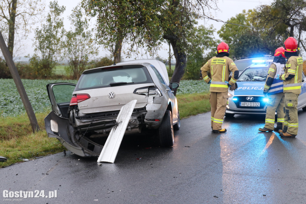 Zderzenie trzech samochodów na trasie Pępowo - Pogorzela
