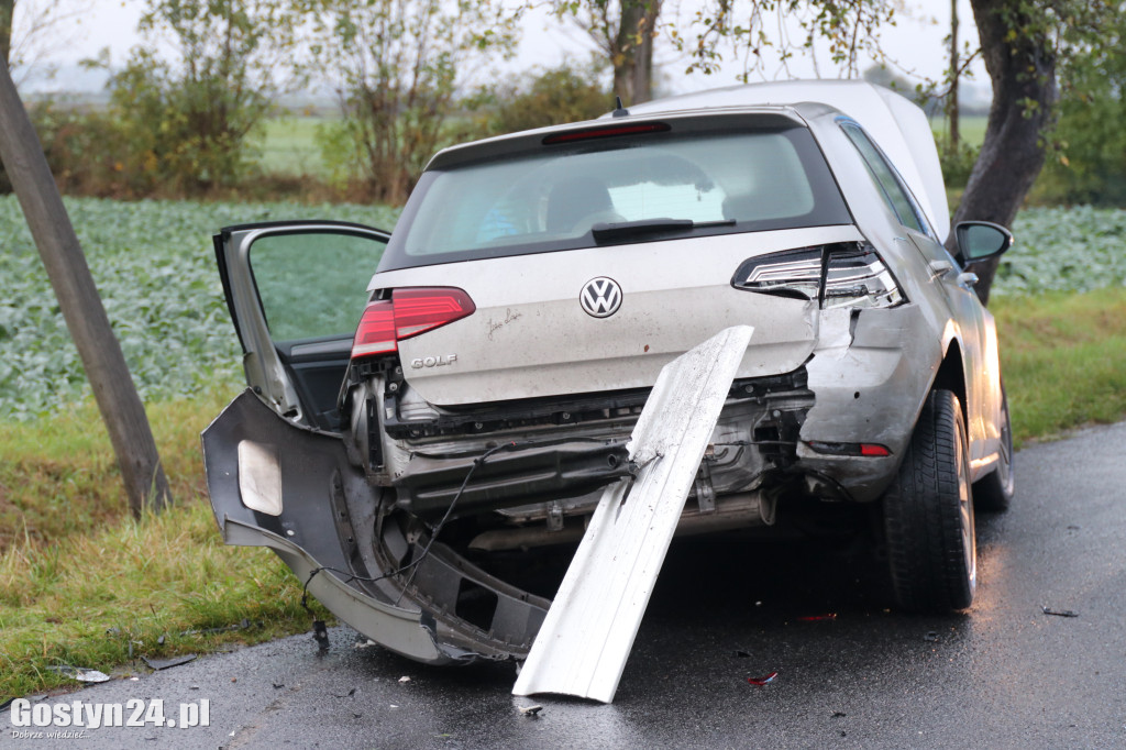 Zderzenie trzech samochodów na trasie Pępowo - Pogorzela