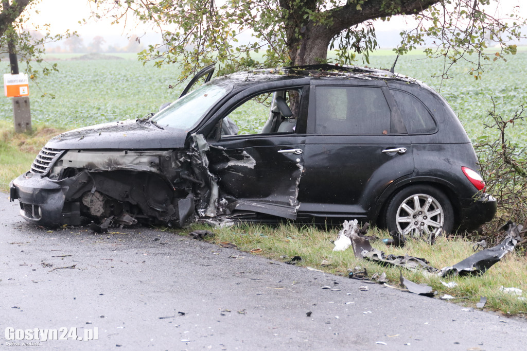 Zderzenie trzech samochodów na trasie Pępowo - Pogorzela