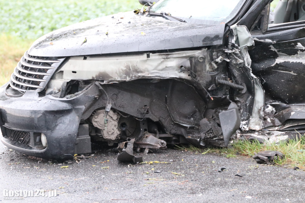 Zderzenie trzech samochodów na trasie Pępowo - Pogorzela