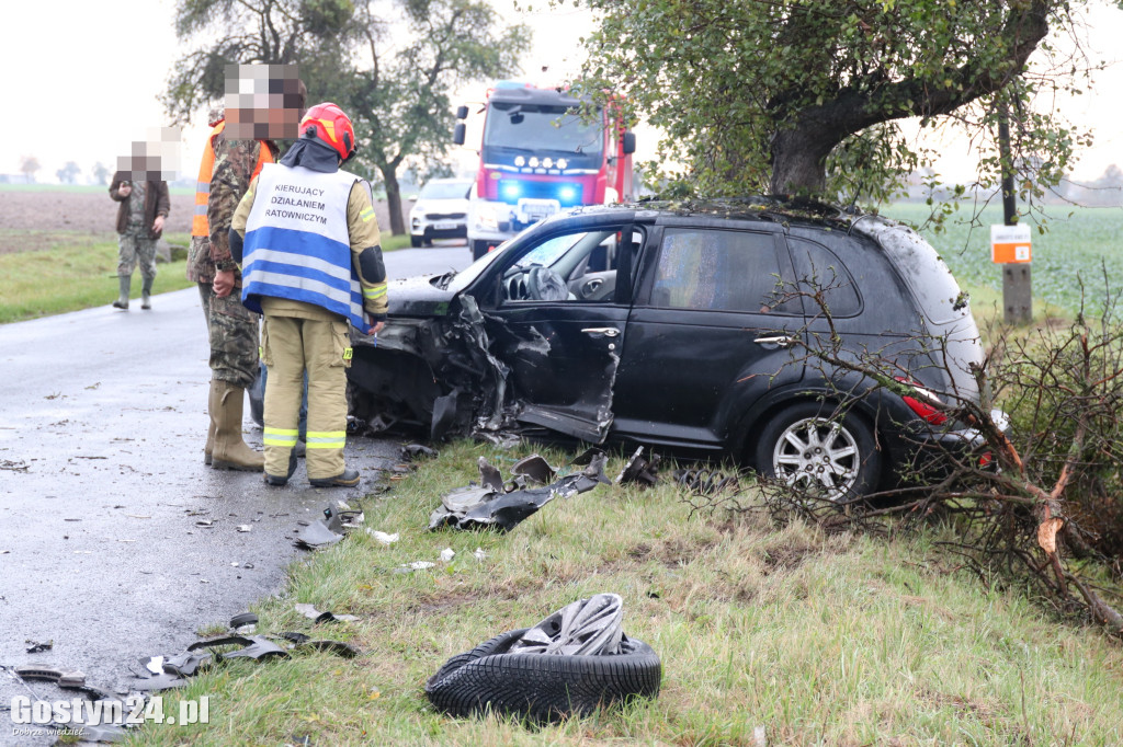 Zderzenie trzech samochodów na trasie Pępowo - Pogorzela