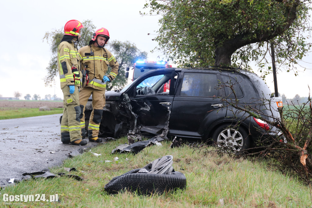 Zderzenie trzech samochodów na trasie Pępowo - Pogorzela