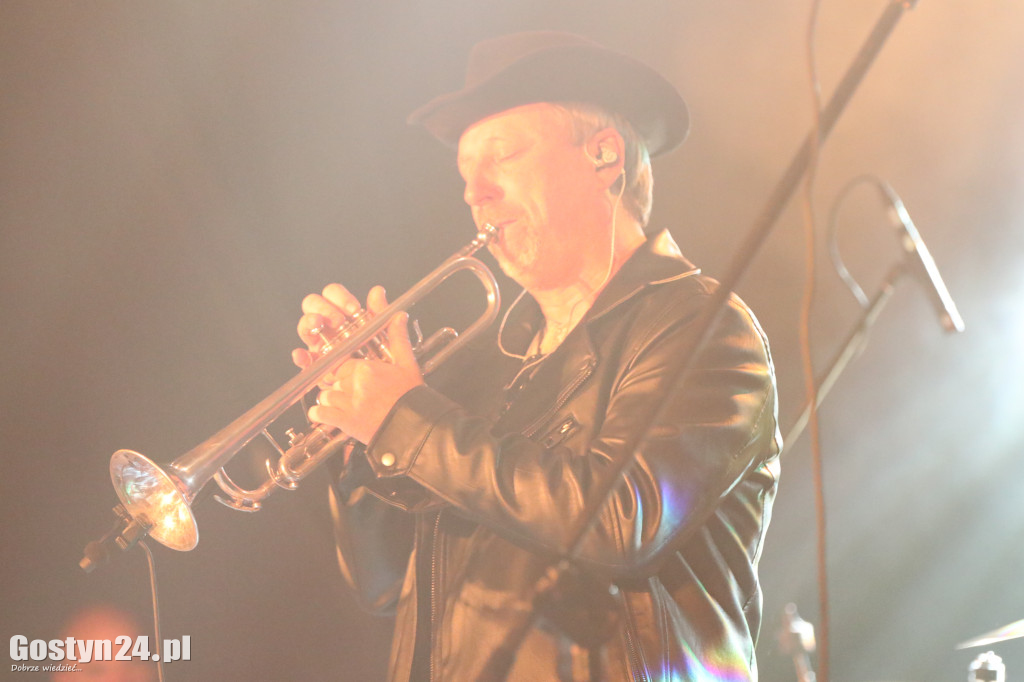 Krzywizna fest w gostyńskim Hutniku