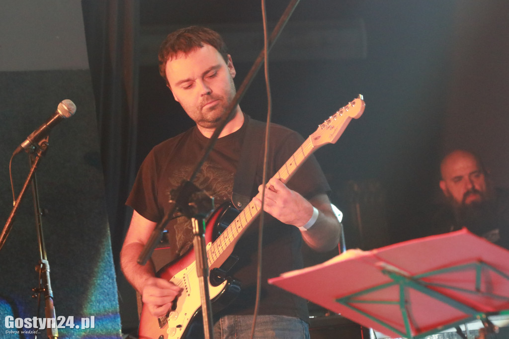 Krzywizna fest w gostyńskim Hutniku