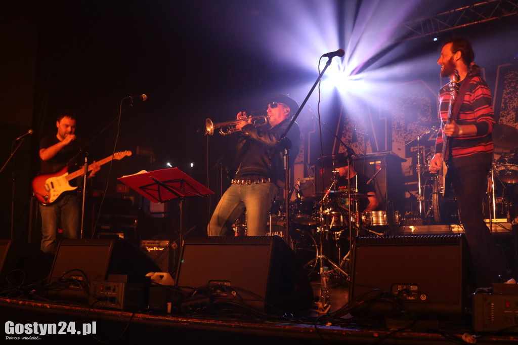 Krzywizna fest w gostyńskim Hutniku