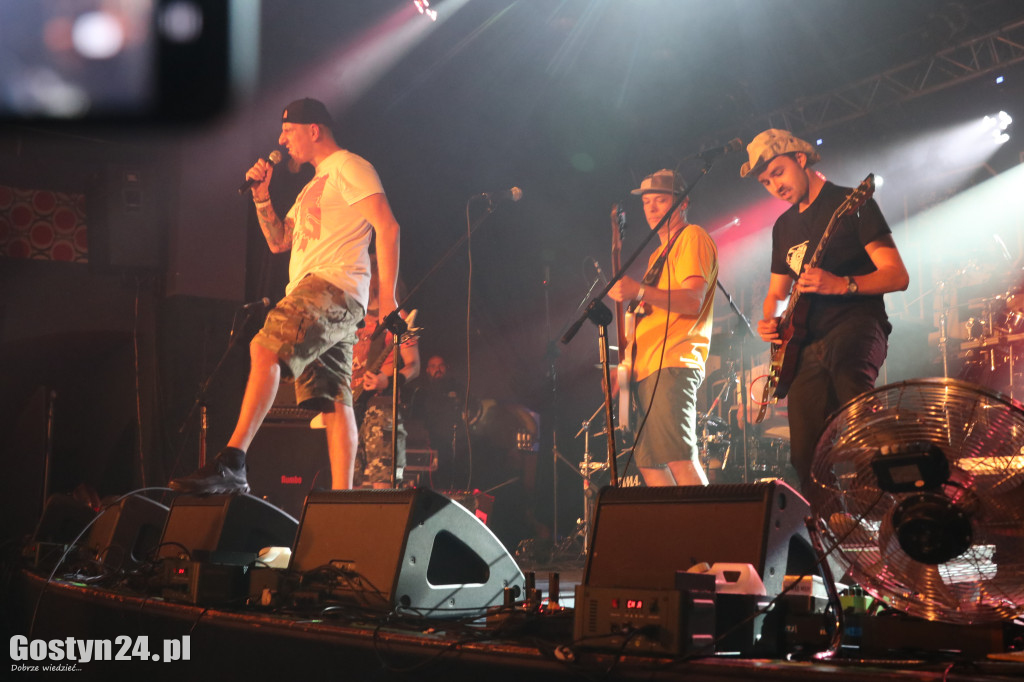 Krzywizna fest w gostyńskim Hutniku