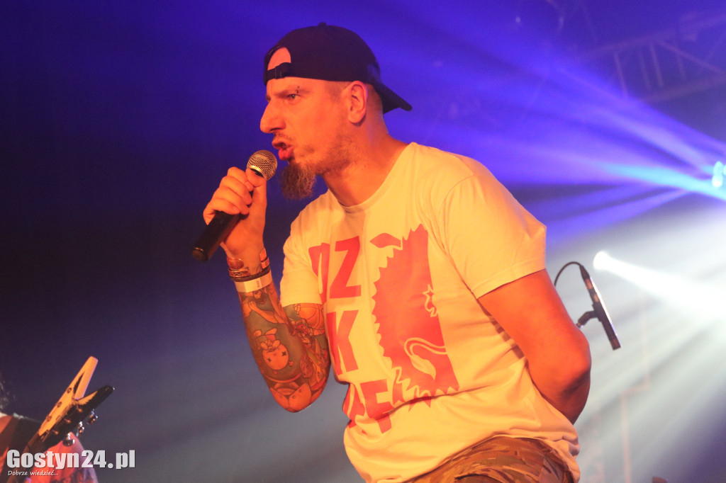 Krzywizna fest w gostyńskim Hutniku