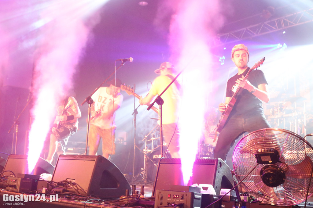 Krzywizna fest w gostyńskim Hutniku