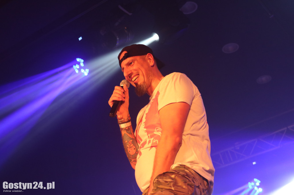 Krzywizna fest w gostyńskim Hutniku
