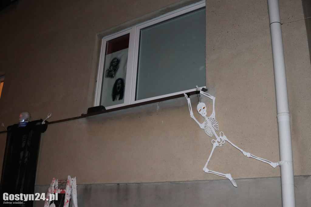 Dom ozdobiony na Halloween w Gostyniu