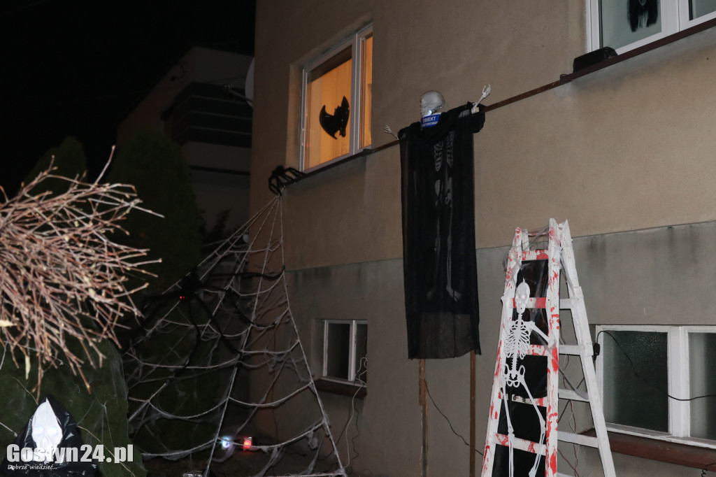 Dom ozdobiony na Halloween w Gostyniu