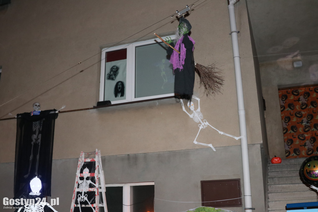 Dom ozdobiony na Halloween w Gostyniu