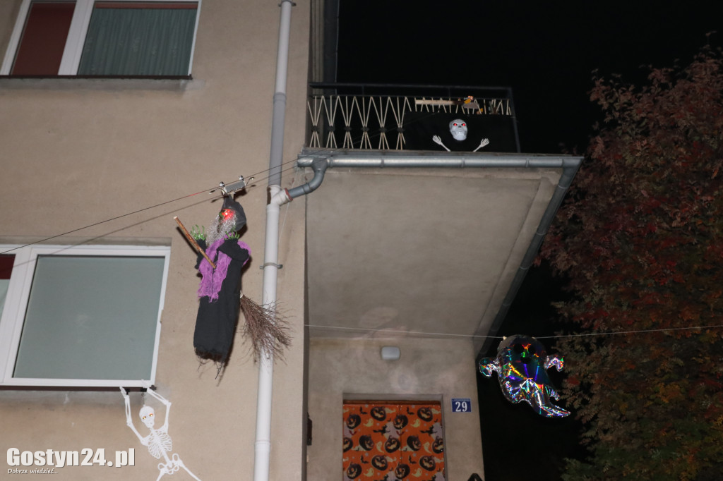 Dom ozdobiony na Halloween w Gostyniu