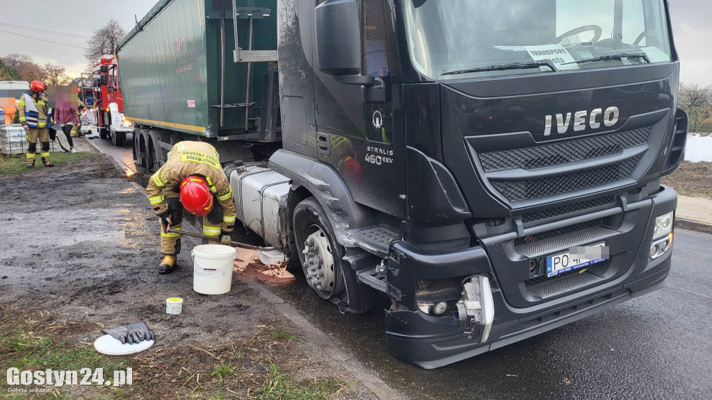 Kolizja samochodu ciężarowego w Podrzeczu