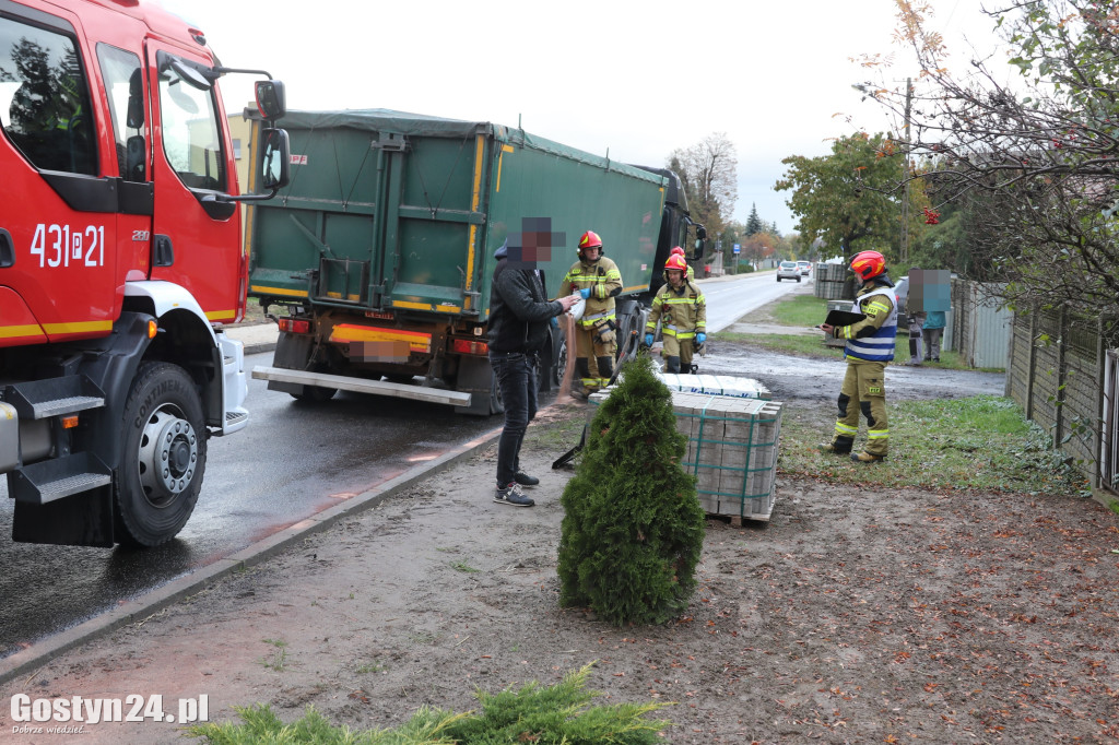 Kolizja samochodu ciężarowego w Podrzeczu