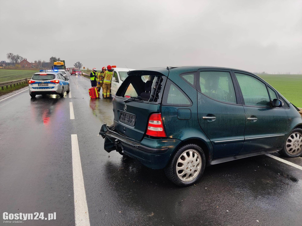 Zderzenie na DW 434, najbardziej poszkodowany jest motorowerzysta