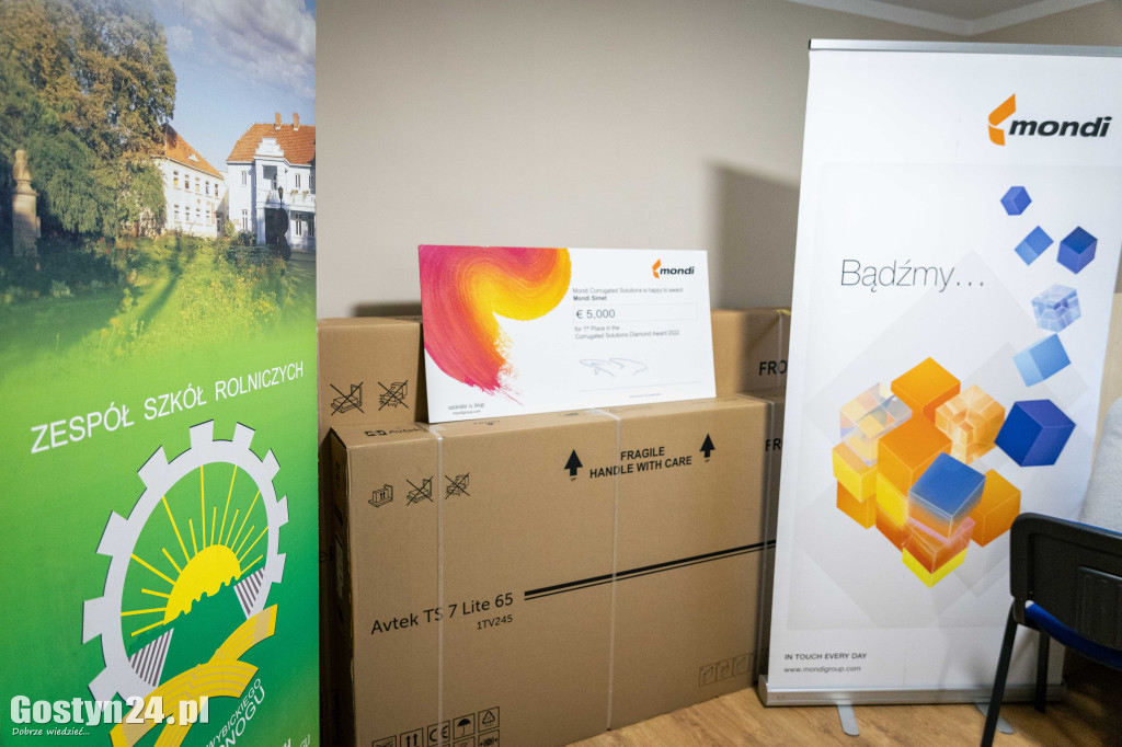 Nowa elektronika edukacyjna dla ZSR w Grabonogu