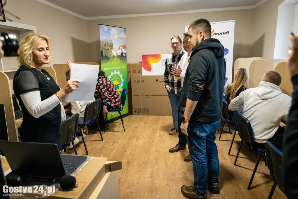 Nowa elektronika edukacyjna dla ZSR w Grabonogu