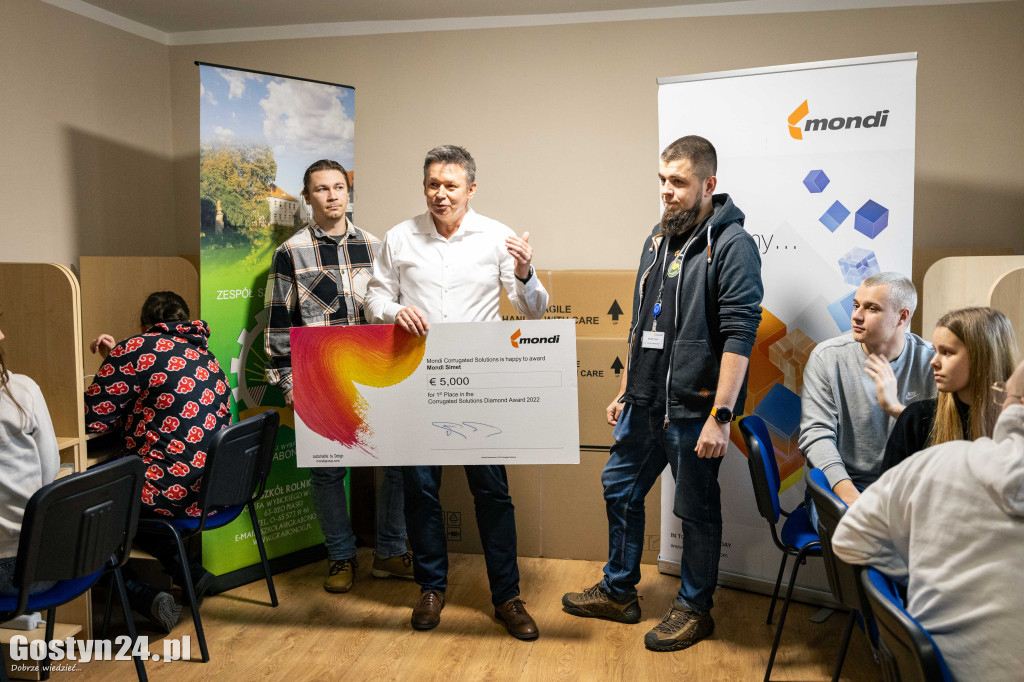Nowa elektronika edukacyjna dla ZSR w Grabonogu