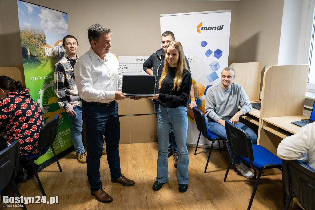 Nowa elektronika edukacyjna dla ZSR w Grabonogu