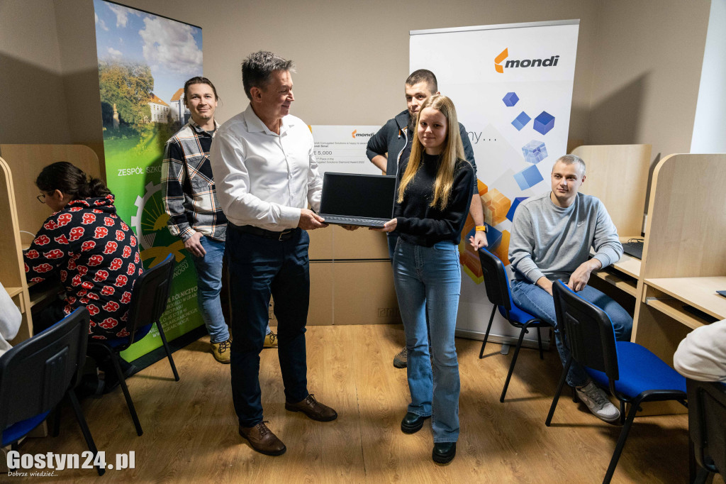 Nowa elektronika edukacyjna dla ZSR w Grabonogu