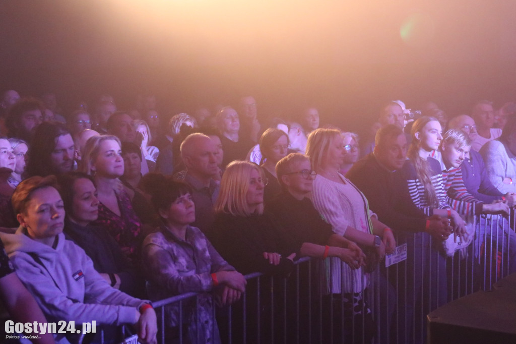 Koncert Universe w Hutniku i dyskoteka
