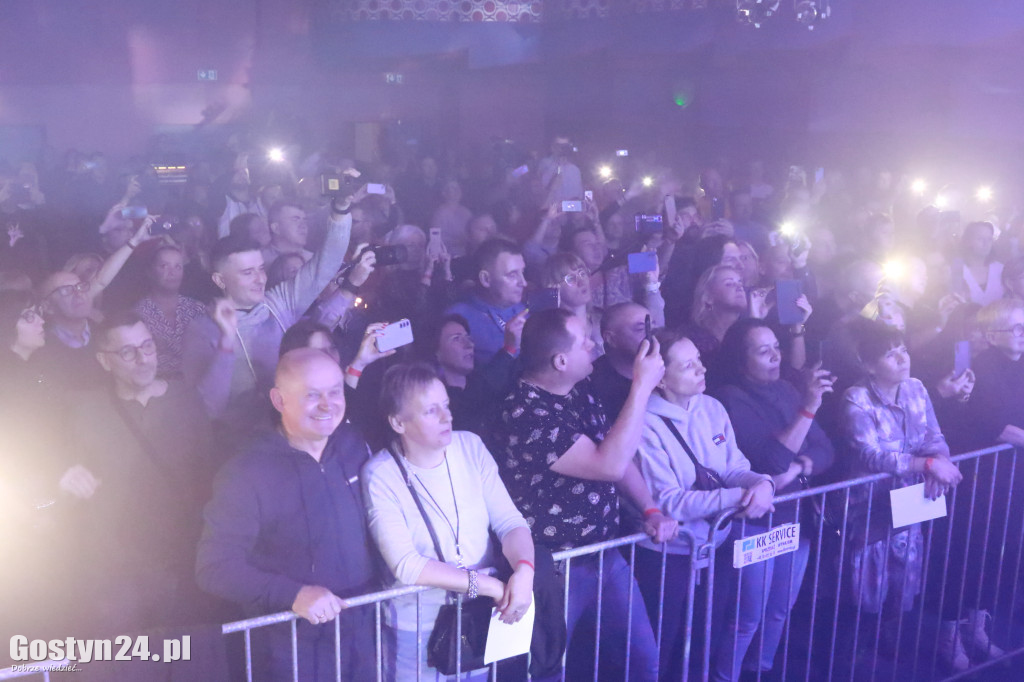 Koncert Universe w Hutniku i dyskoteka