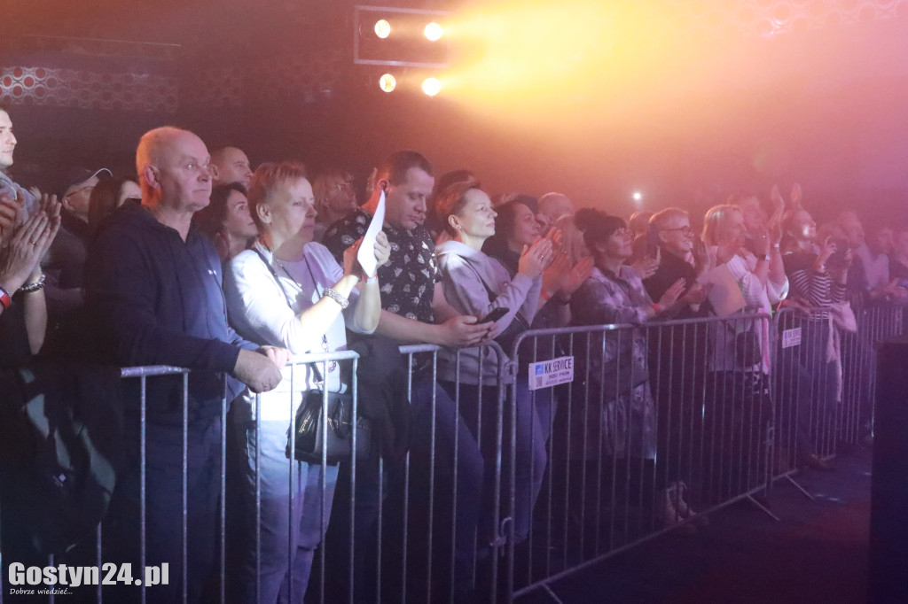 Koncert Universe w Hutniku i dyskoteka