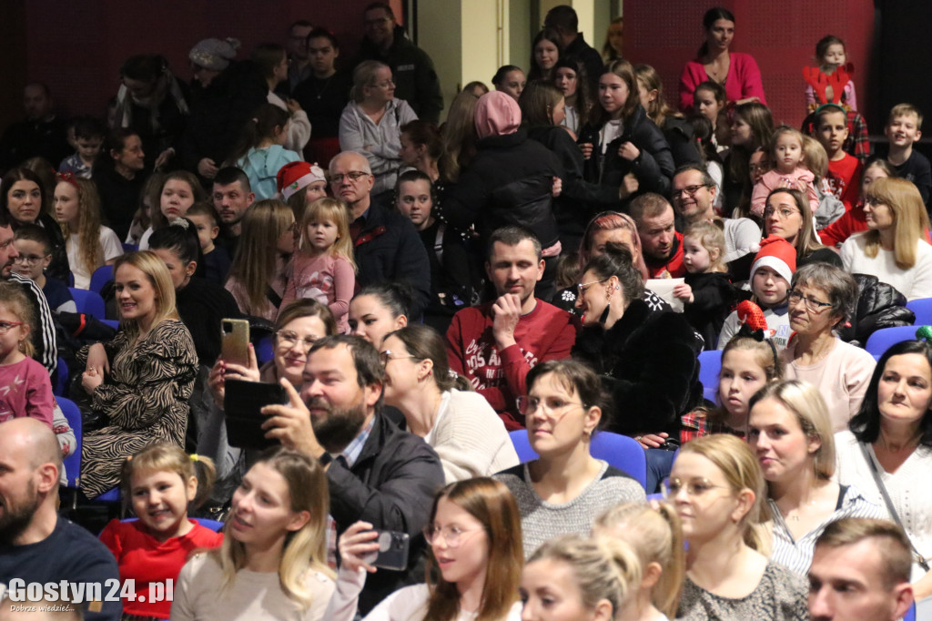 Świąteczne Kolędowanie z Gostyńską 