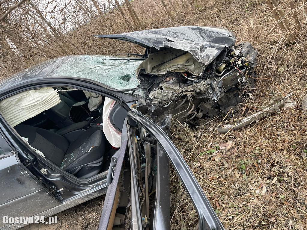 Pijany kierowca uciekał przed policją i doprowadził do kolizji